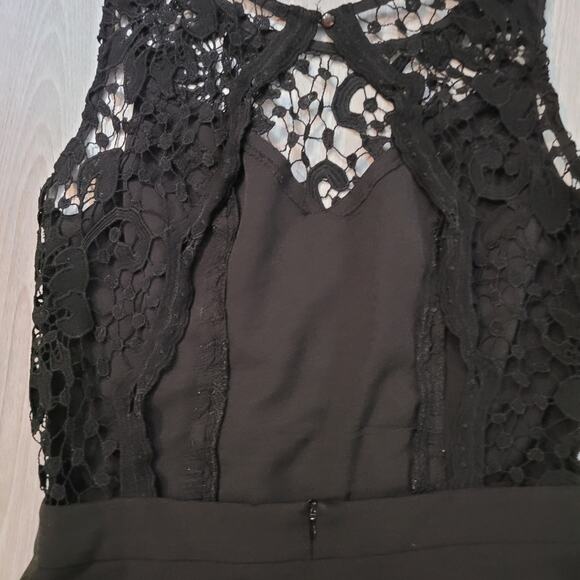 Tea & Cup Lace Eyelet Clasp Open Back Shorts Romper -Size: M - Picture 4 of 10